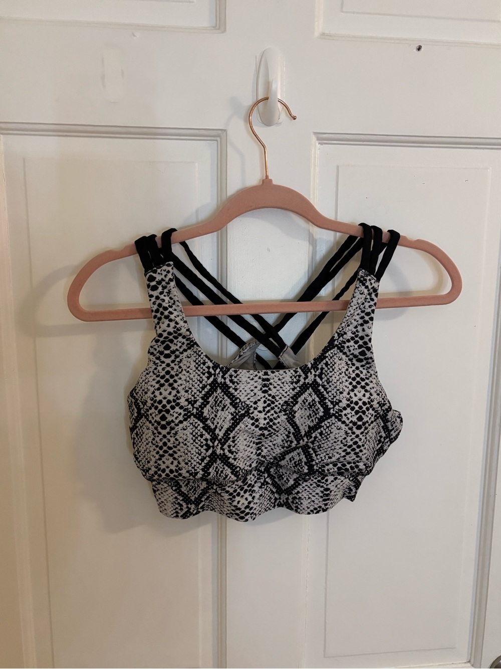 DSG Snake Print Strappy Sports Bra in Black and White Size Small